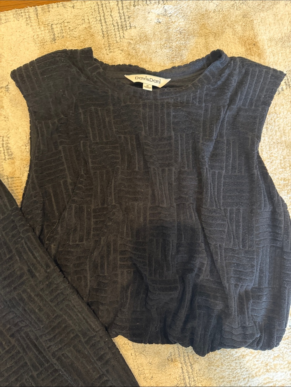 Women's Black Textured Wide-Leg Pants & Top Set - Picture 2 of 6